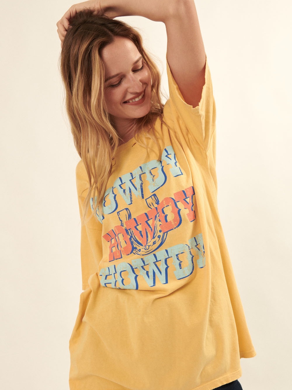 Promesa 'Howdy' Graphic Tee